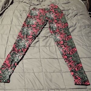Stylish Swirl Patterned Leggings